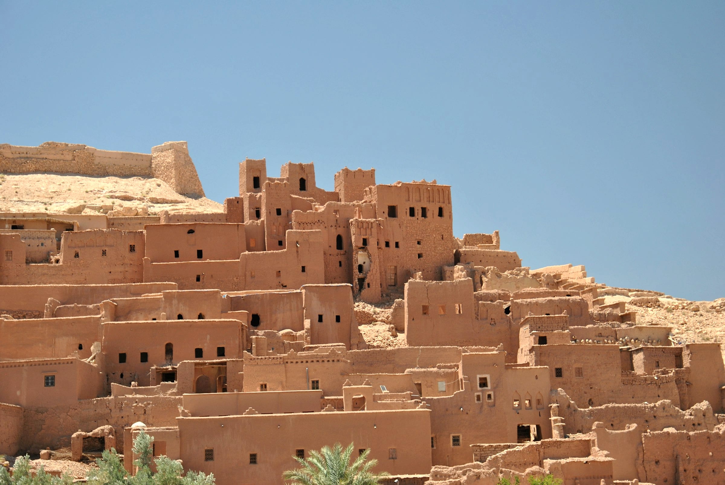 Murs de pisé et tours d'un ancien ksar marocain